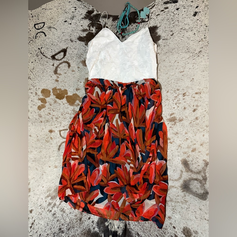 White Floral Stylish Tank